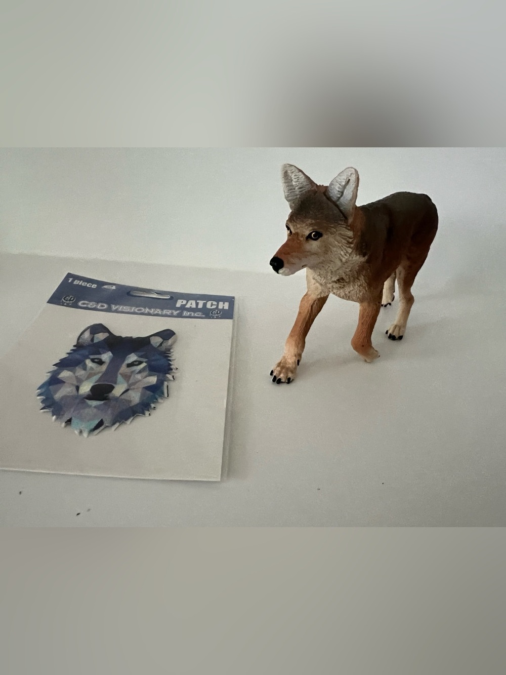 Wolf Figure & NEW beautifully wolf patch